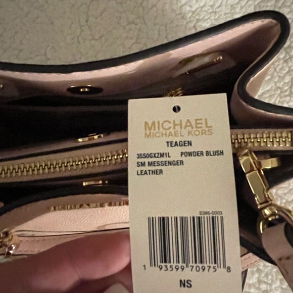 SM Michael Kors Teagen leather messenger bag *SOLD* - Picture 12 of 13